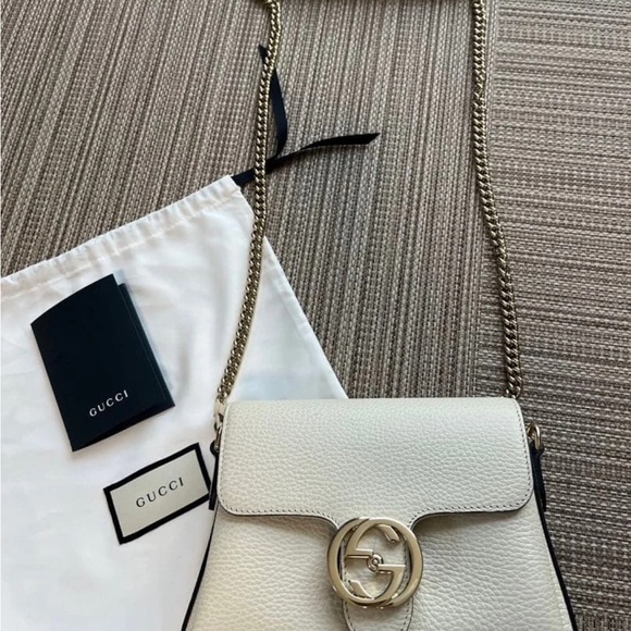 Gucci Cream Leather Shoulder Bag with Gold Chain - Picture 3 of 10